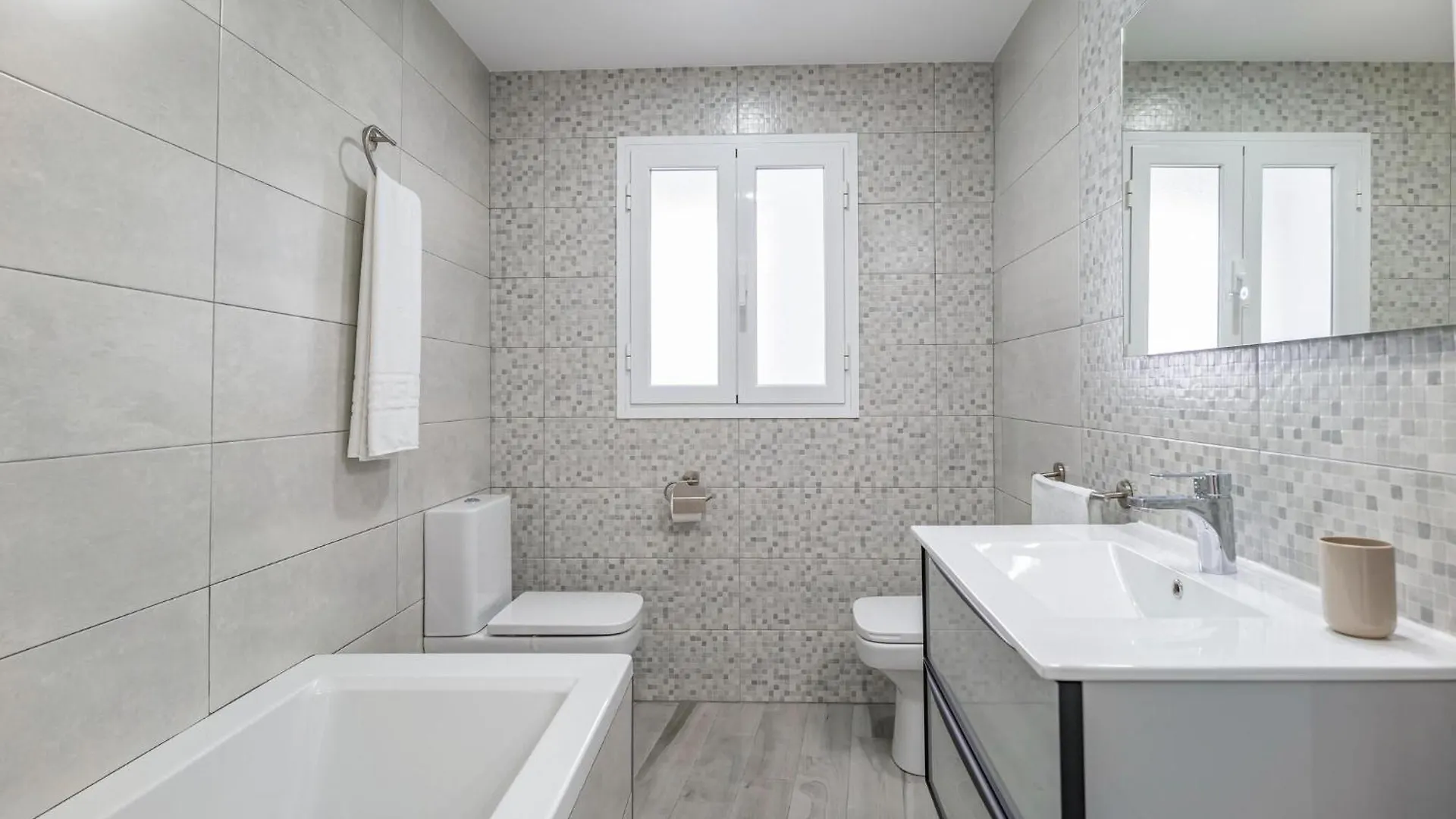 Two-Bedroom Stunning Home In El Gastor Spain