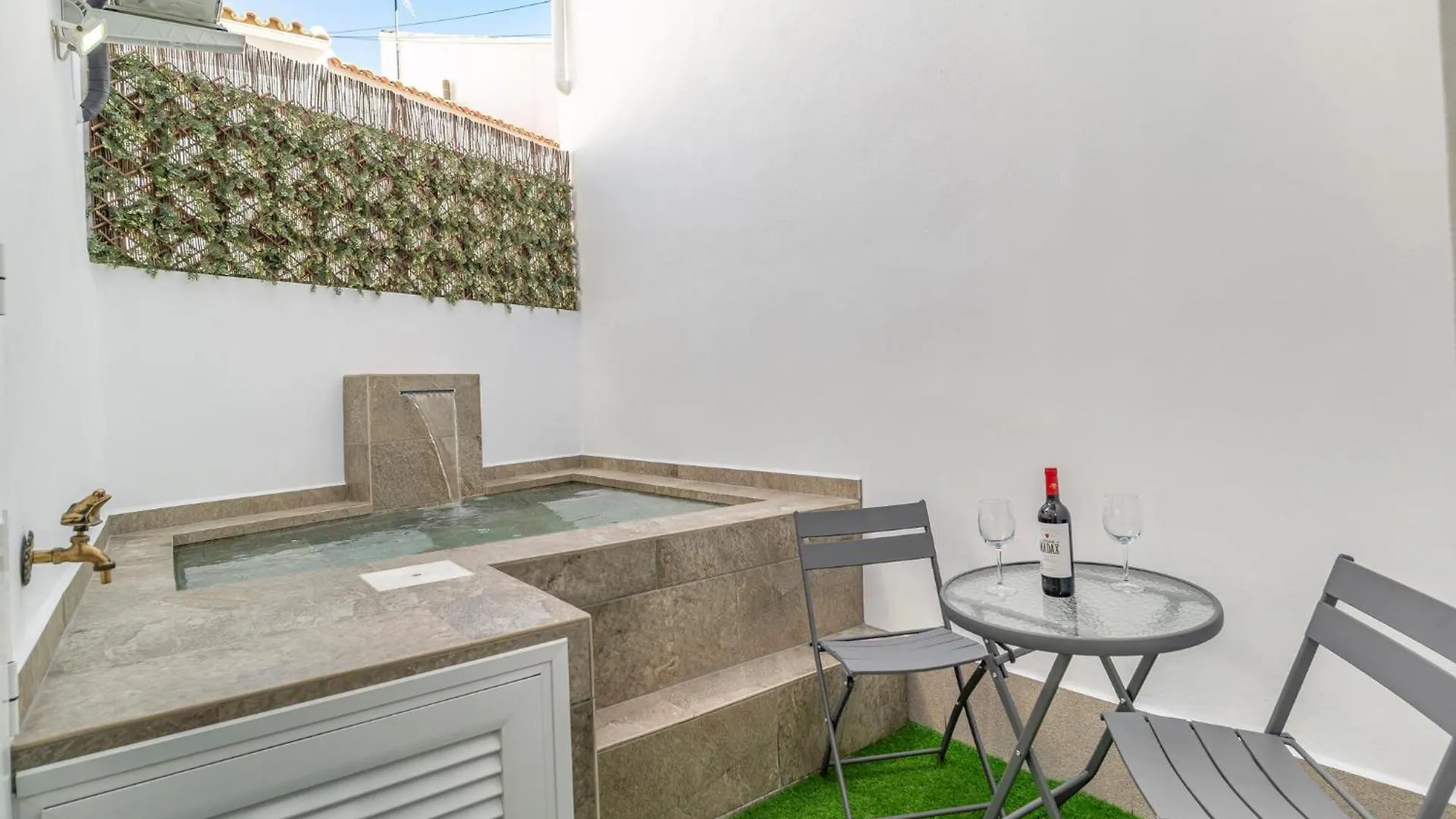 Two-Bedroom Stunning Home In El Gastor